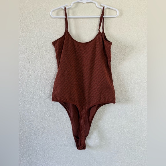 SKIMS LACE BODYSUIT SIZE S - Picture 2 of 3